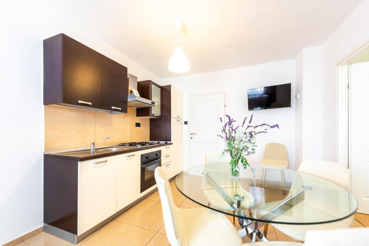 Apartments Lili Паг Екстериор снимка