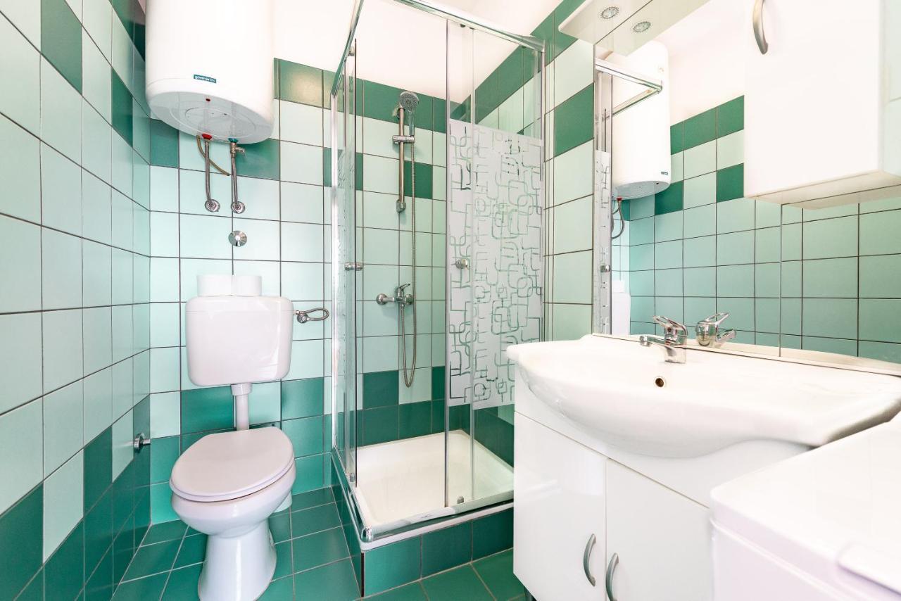Apartments Lili Паг Екстериор снимка