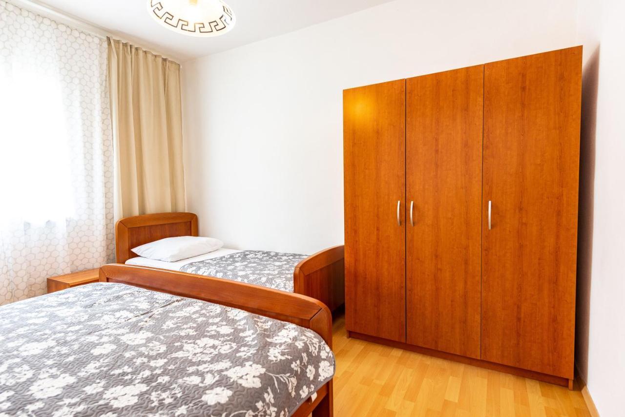 Apartments Lili Паг Екстериор снимка