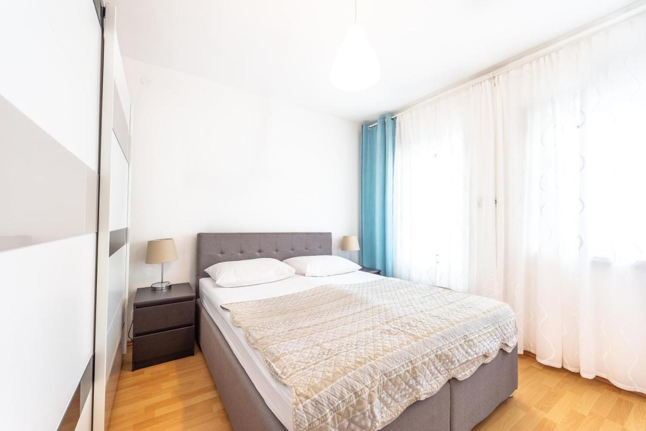 Apartments Lili Паг Екстериор снимка