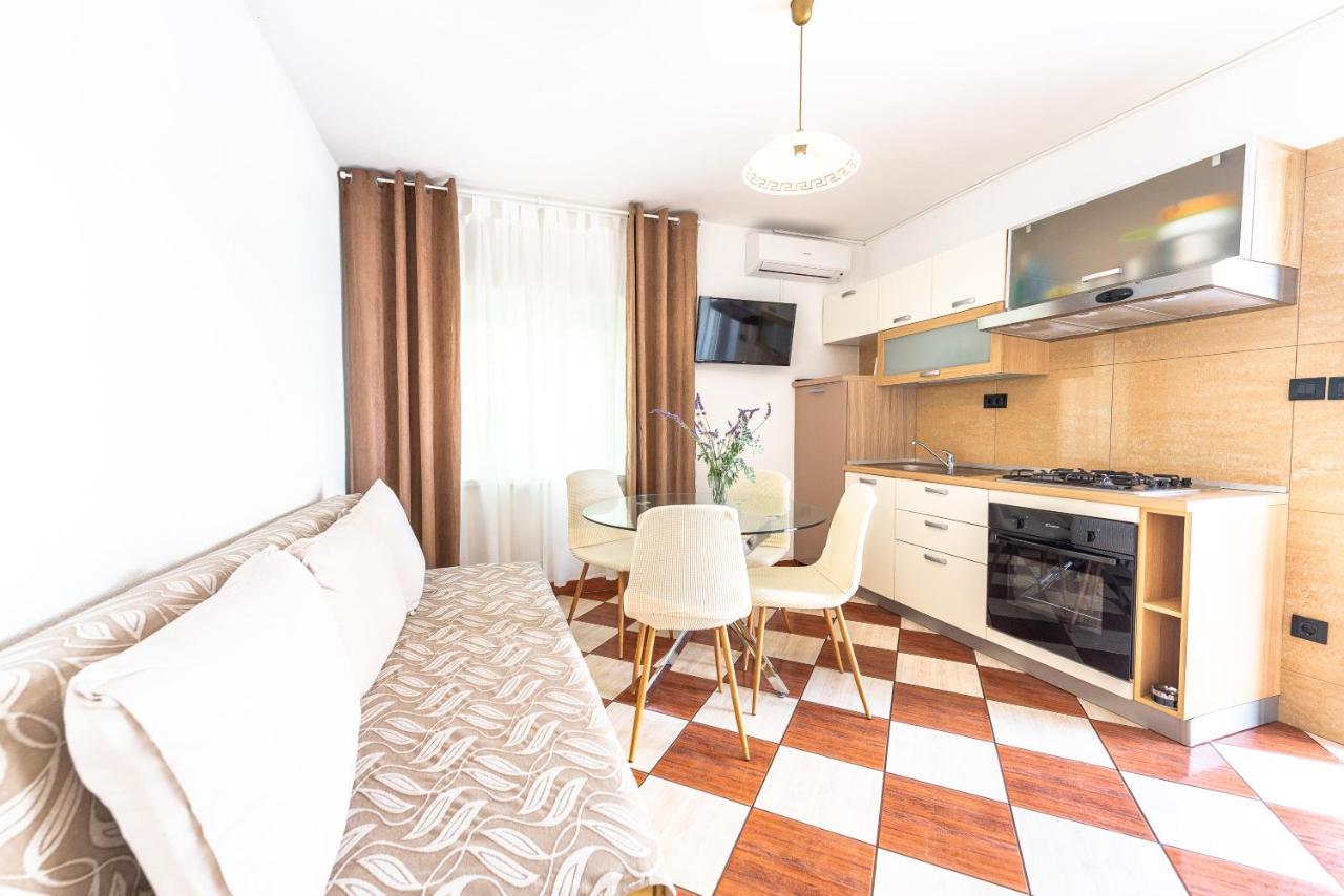 Apartments Lili Паг Екстериор снимка