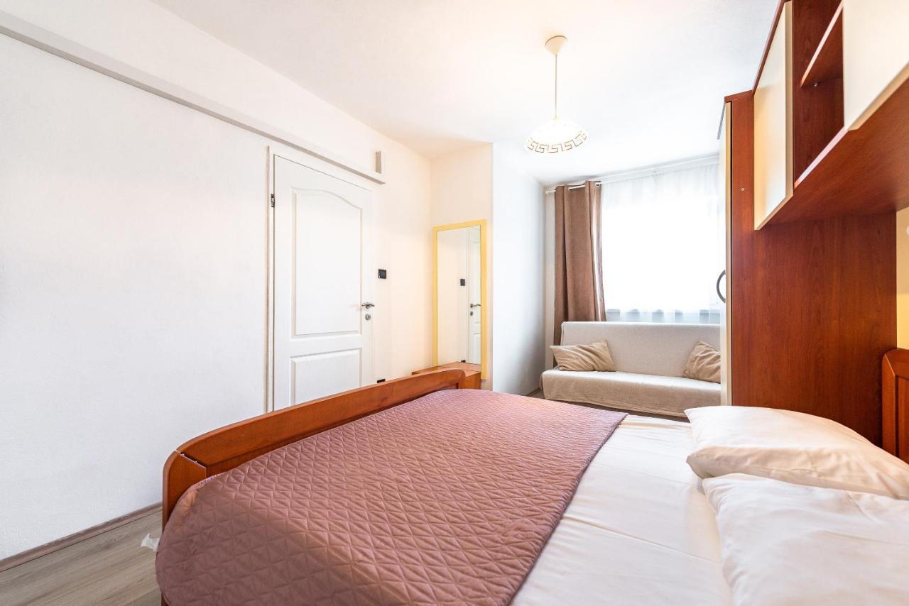 Apartments Lili Паг Екстериор снимка