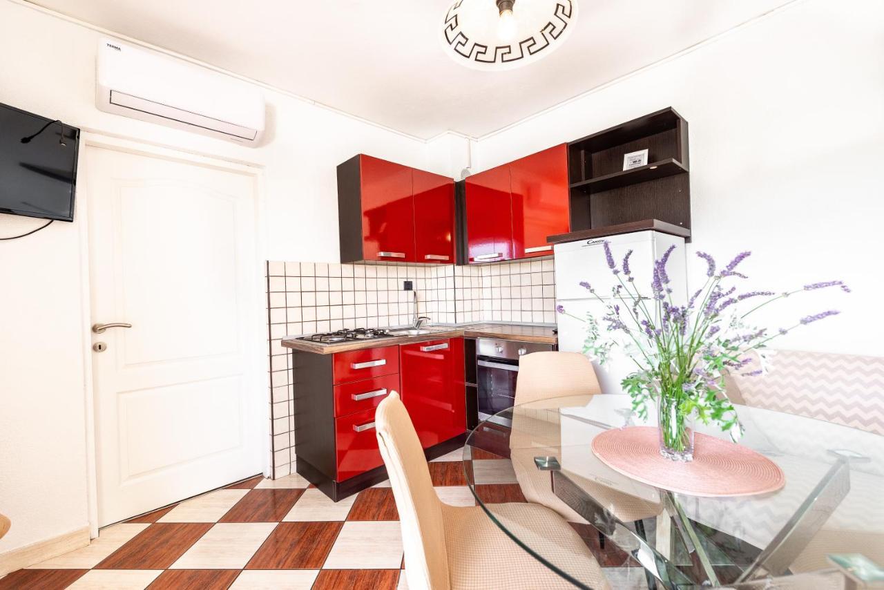 Apartments Lili Паг Екстериор снимка